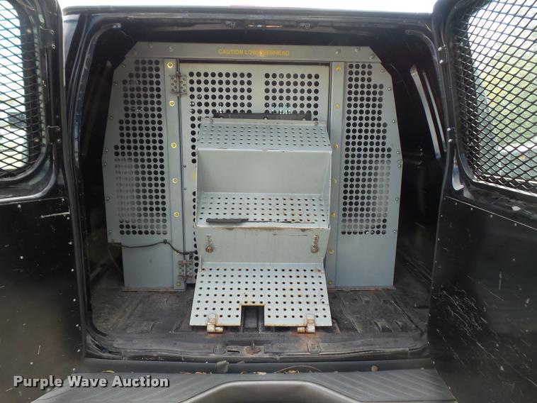 image for item DA8879 2006 Ford E350 Super Duty van