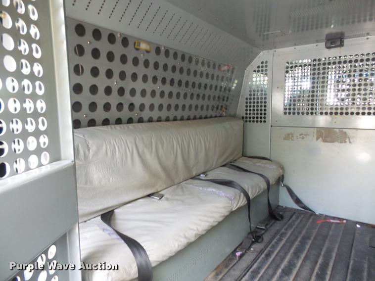 image for item DA8879 2006 Ford E350 Super Duty van