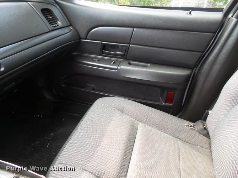 image for item DA8881 2006 Ford Crown Victoria Police Interceptor