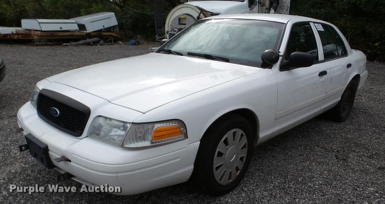 image for item DA8883 2011 Ford Crown Victoria Police Interceptor
