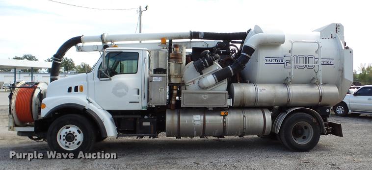 image for item DA8884 2003 Sterling L7500 vacuum truck