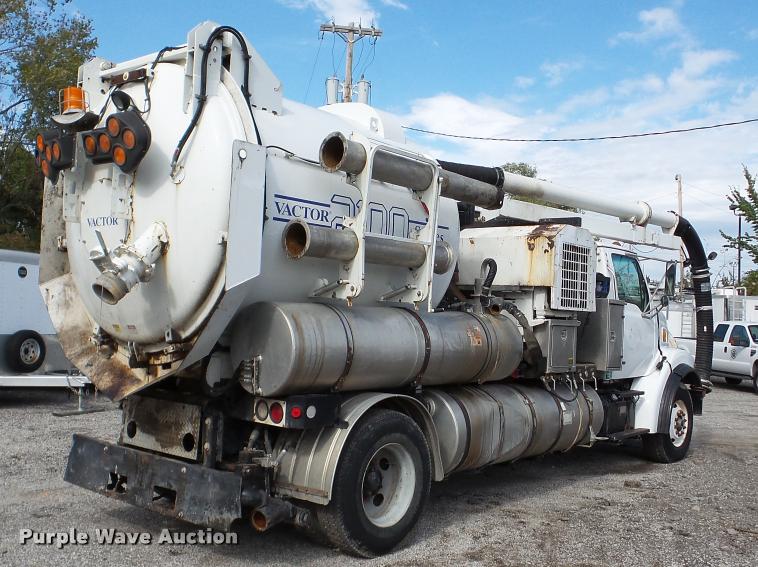 image for item DA8884 2003 Sterling L7500 vacuum truck