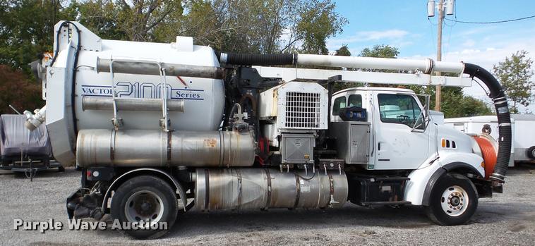 image for item DA8884 2003 Sterling L7500 vacuum truck