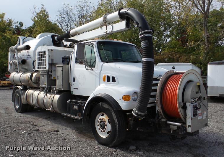 image for item DA8884 2003 Sterling L7500 vacuum truck