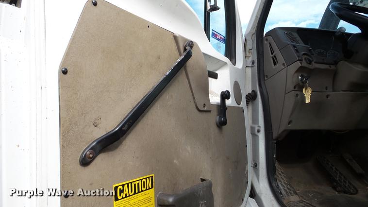 image for item DA8884 2003 Sterling L7500 vacuum truck