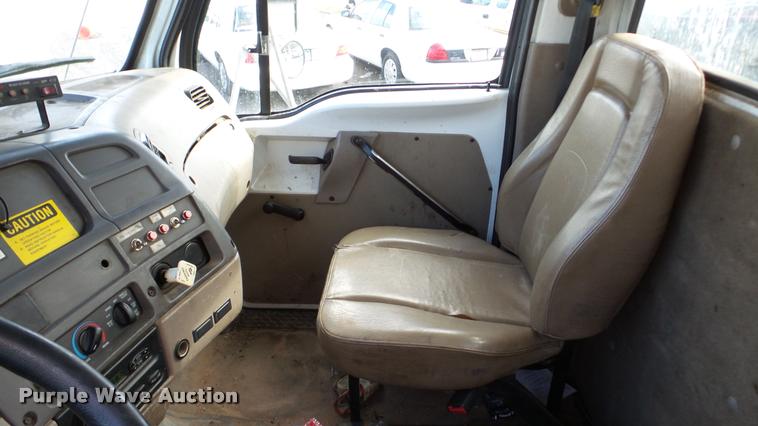 image for item DA8884 2003 Sterling L7500 vacuum truck