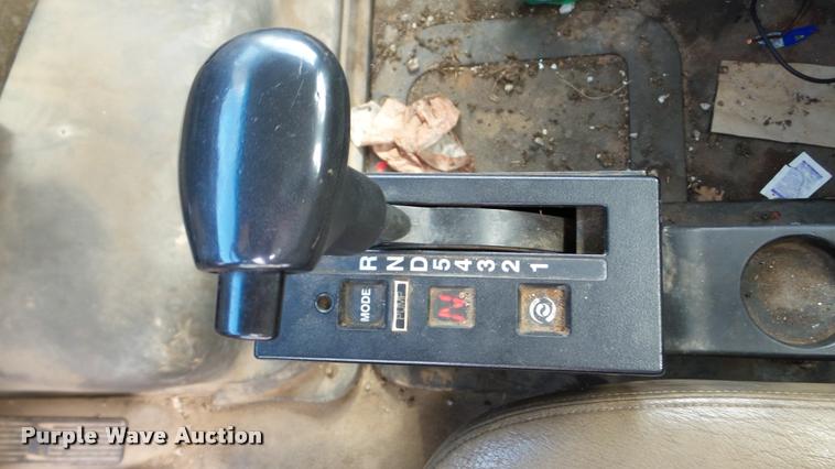 image for item DA8884 2003 Sterling L7500 vacuum truck