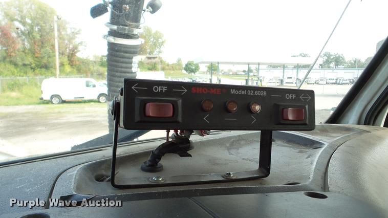 image for item DA8884 2003 Sterling L7500 vacuum truck