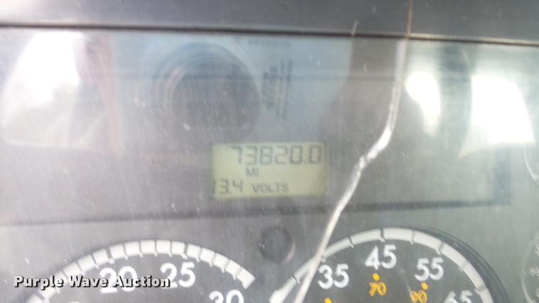 image for item DA8884 2003 Sterling L7500 vacuum truck