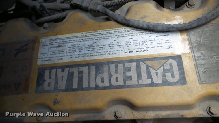 image for item DA8884 2003 Sterling L7500 vacuum truck