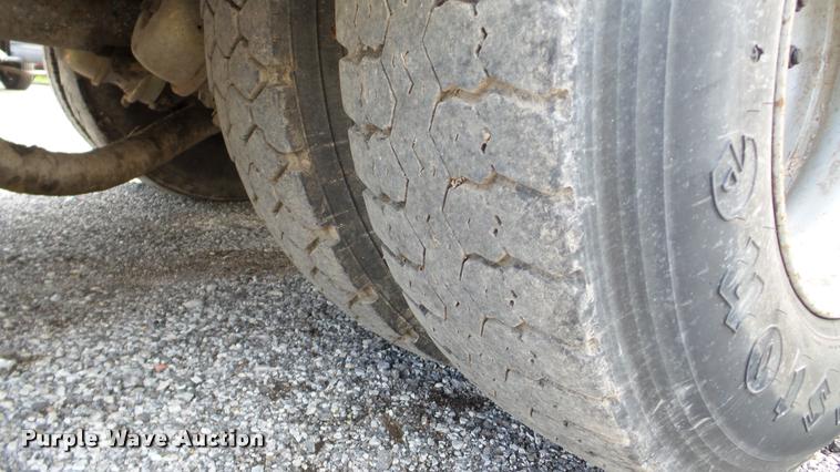 image for item DA8884 2003 Sterling L7500 vacuum truck