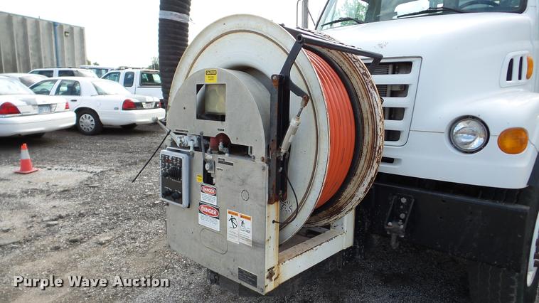 image for item DA8884 2003 Sterling L7500 vacuum truck