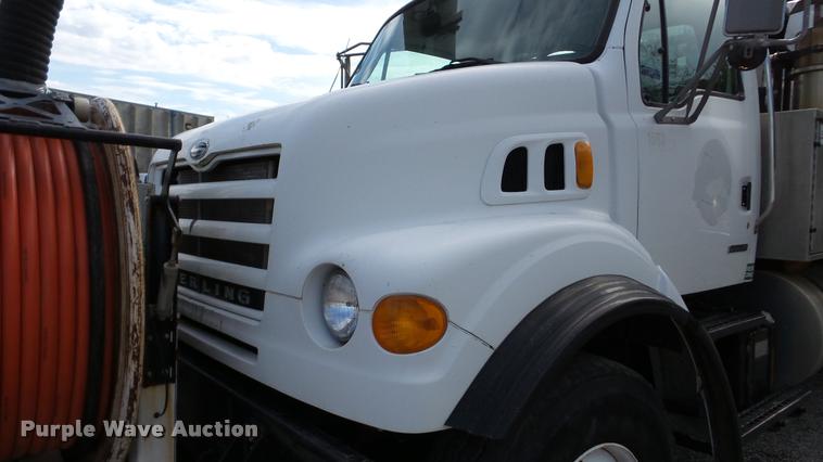 image for item DA8884 2003 Sterling L7500 vacuum truck