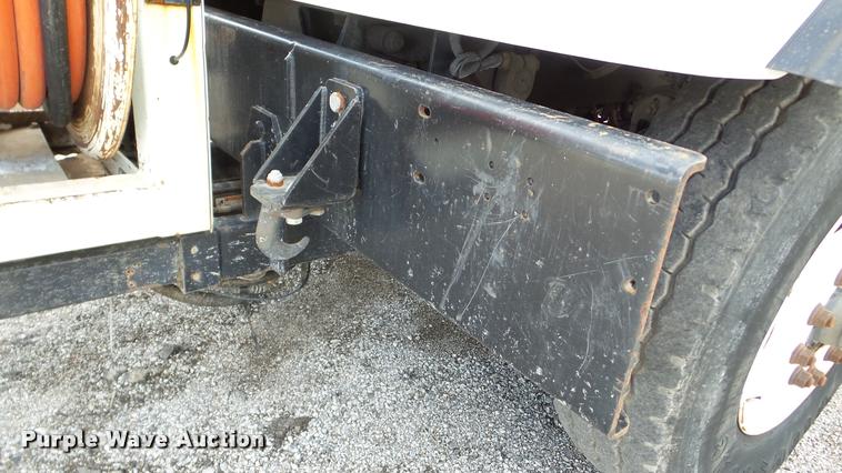 image for item DA8884 2003 Sterling L7500 vacuum truck