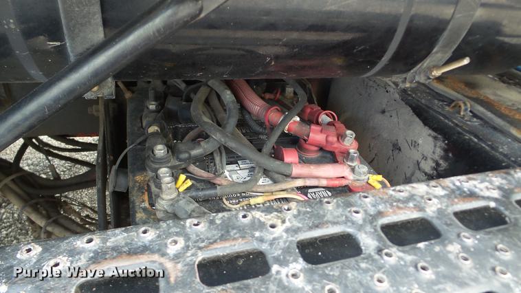 image for item DA8884 2003 Sterling L7500 vacuum truck