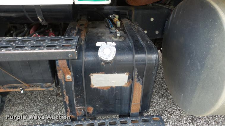 image for item DA8884 2003 Sterling L7500 vacuum truck