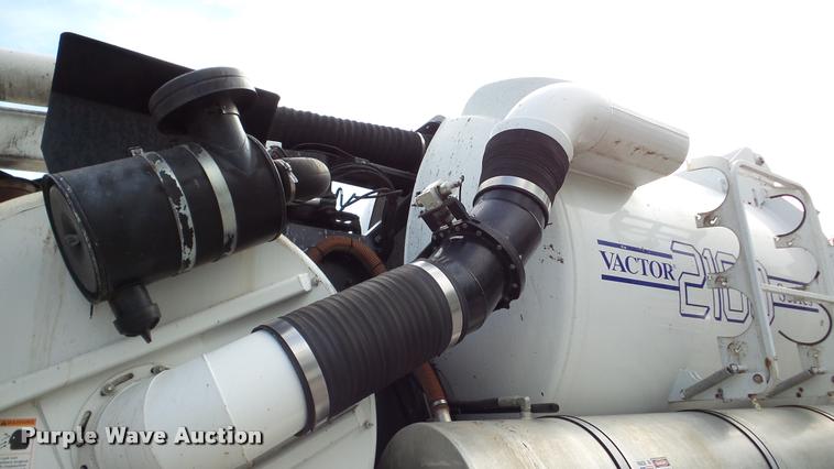 image for item DA8884 2003 Sterling L7500 vacuum truck