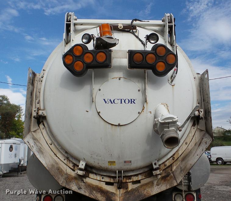 image for item DA8884 2003 Sterling L7500 vacuum truck