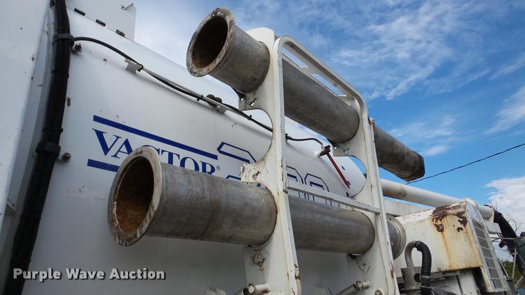 image for item DA8884 2003 Sterling L7500 vacuum truck