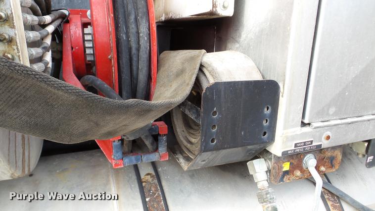 image for item DA8884 2003 Sterling L7500 vacuum truck