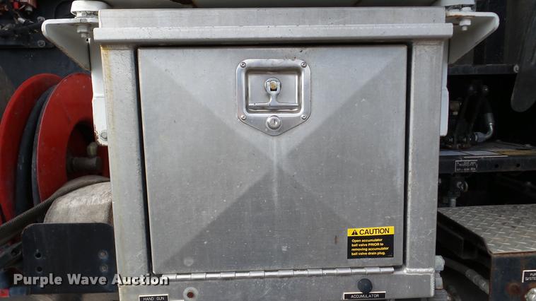 image for item DA8884 2003 Sterling L7500 vacuum truck