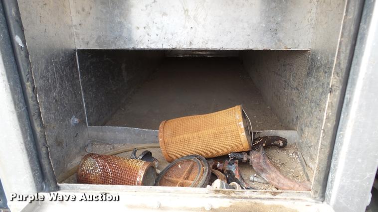 image for item DA8884 2003 Sterling L7500 vacuum truck