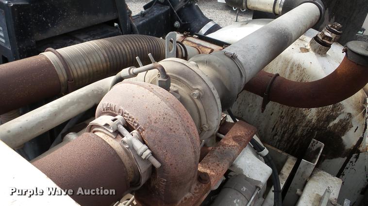 image for item DA8884 2003 Sterling L7500 vacuum truck