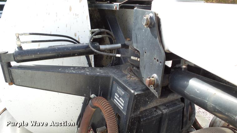 image for item DA8884 2003 Sterling L7500 vacuum truck