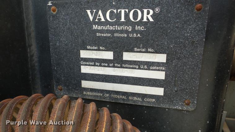 image for item DA8884 2003 Sterling L7500 vacuum truck