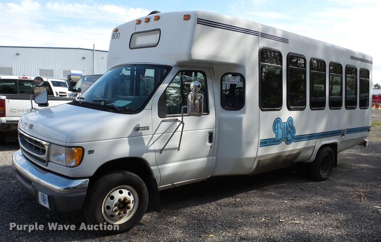 image for item DA8885 1998 Ford Econoline E450 shuttle bus