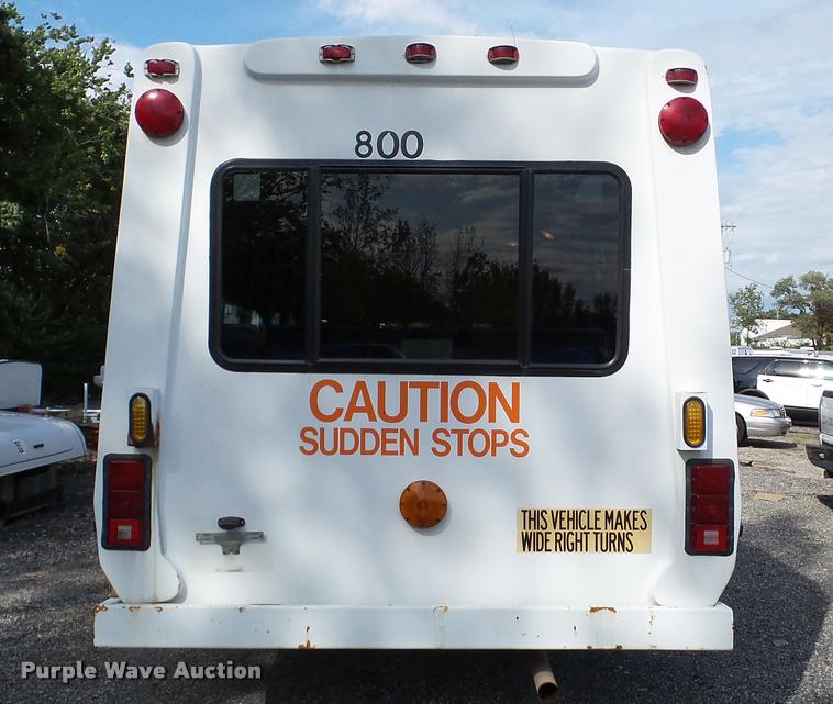 image for item DA8885 1998 Ford Econoline E450 shuttle bus