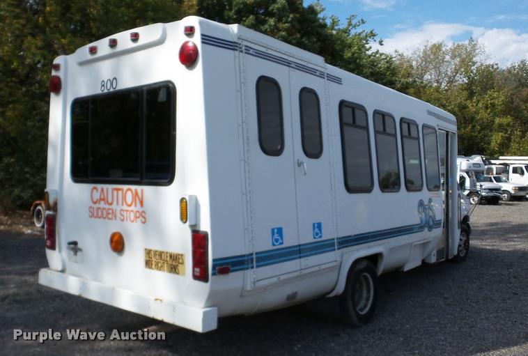 image for item DA8885 1998 Ford Econoline E450 shuttle bus