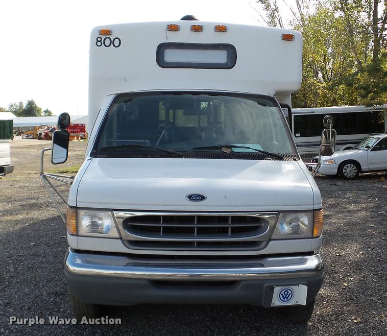 image for item DA8885 1998 Ford Econoline E450 shuttle bus