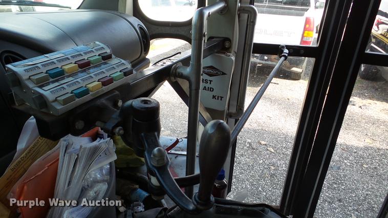 image for item DA8885 1998 Ford Econoline E450 shuttle bus