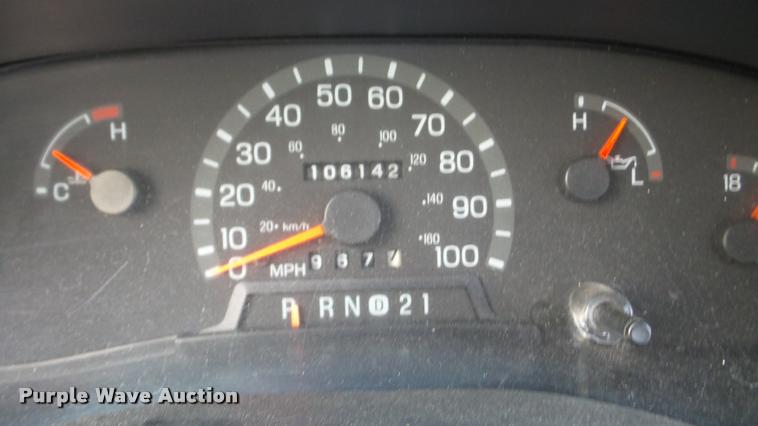 image for item DA8885 1998 Ford Econoline E450 shuttle bus