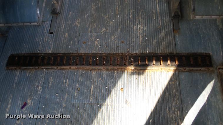 image for item DA8885 1998 Ford Econoline E450 shuttle bus