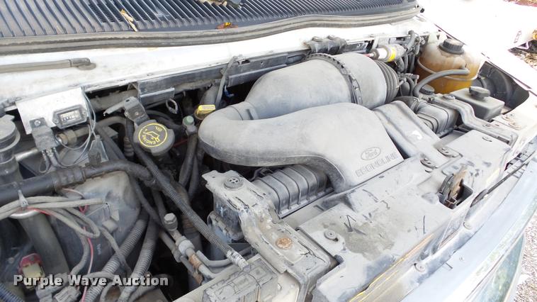 image for item DA8885 1998 Ford Econoline E450 shuttle bus