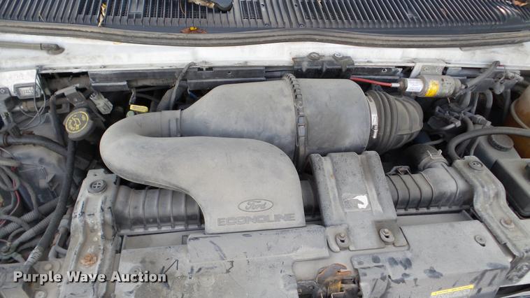 image for item DA8885 1998 Ford Econoline E450 shuttle bus