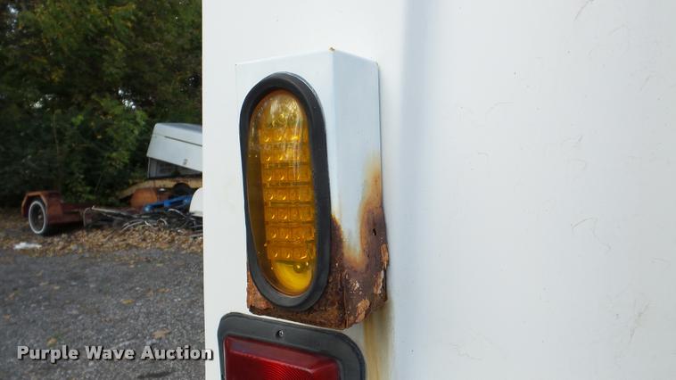 image for item DA8885 1998 Ford Econoline E450 shuttle bus