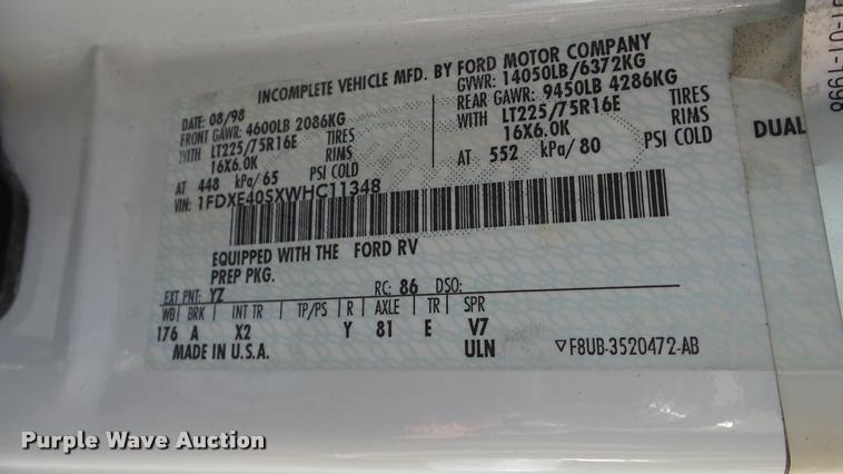 image for item DA8885 1998 Ford Econoline E450 shuttle bus
