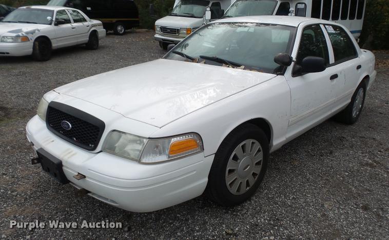 image for item DA8889 2011 Ford Crown Victoria Police Interceptor