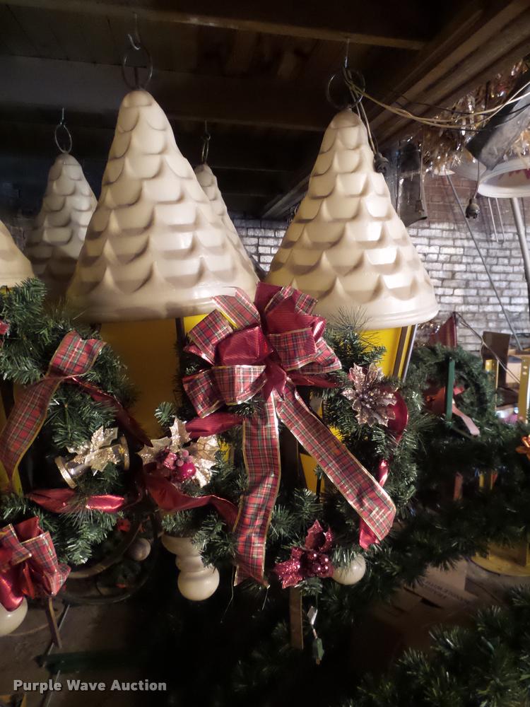 image for item DA9897 Christmas street lights