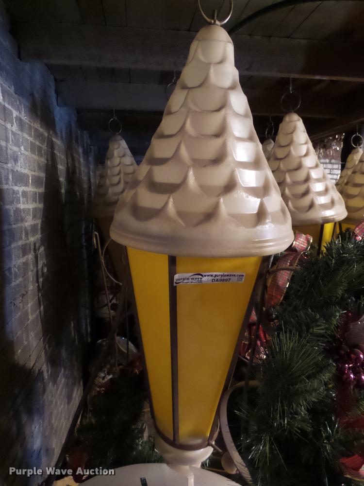 image for item DA9897 Christmas street lights