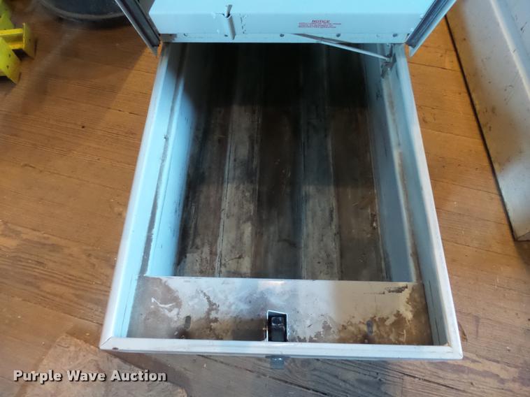 image for item DA9899 Automotive parts and attachment