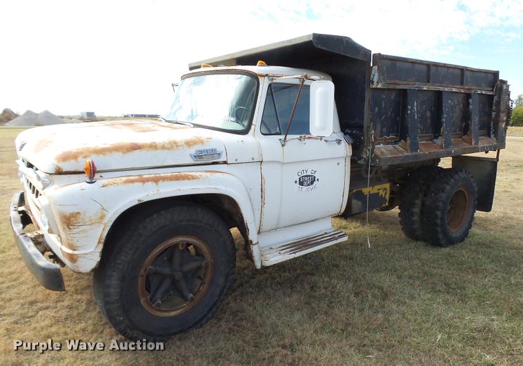 image for item DA9901 1966 Ford dump truck