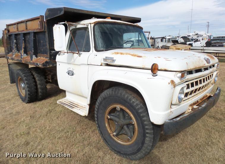 image for item DA9901 1966 Ford dump truck
