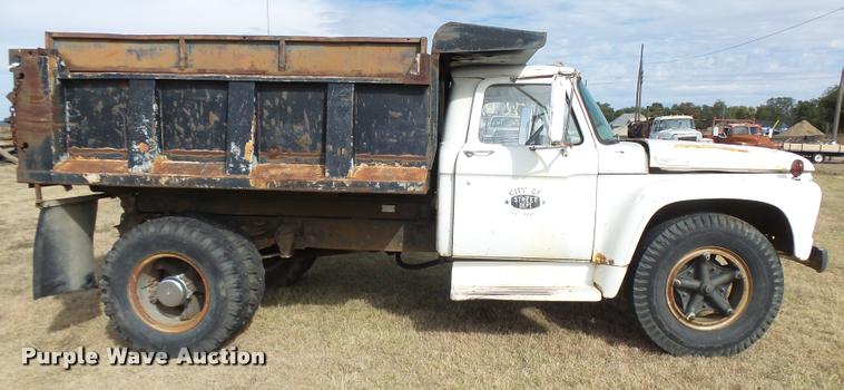 image for item DA9901 1966 Ford dump truck
