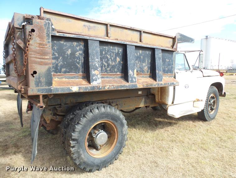 image for item DA9901 1966 Ford dump truck