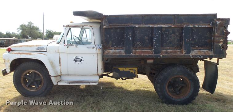 image for item DA9901 1966 Ford dump truck