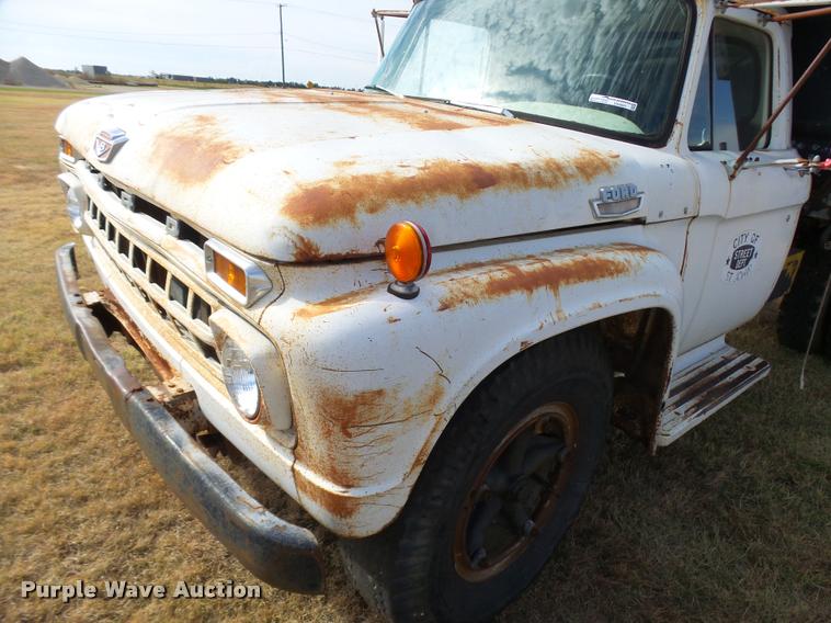 image for item DA9901 1966 Ford dump truck